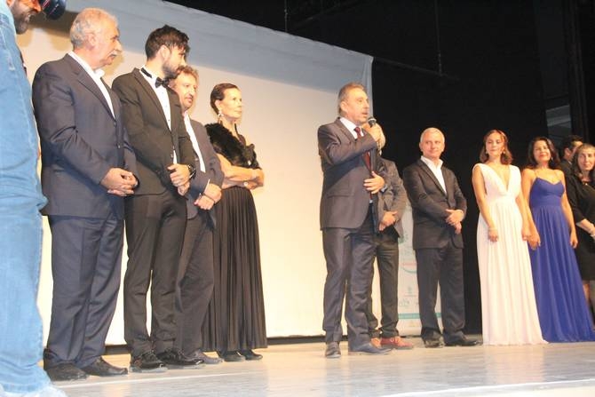 Hakkari’de halaylı gala 11