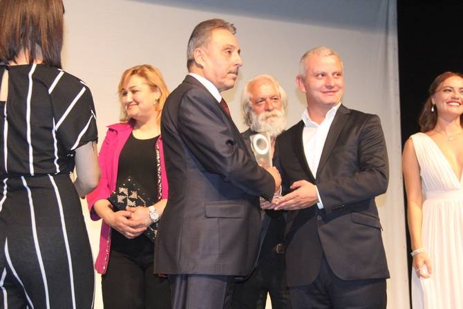 Hakkari’de halaylı gala 13