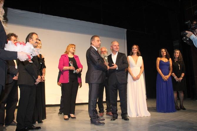 Hakkari’de halaylı gala 15