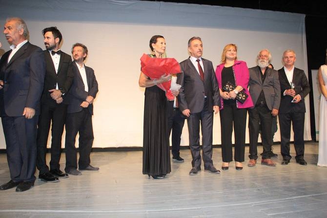 Hakkari’de halaylı gala 18