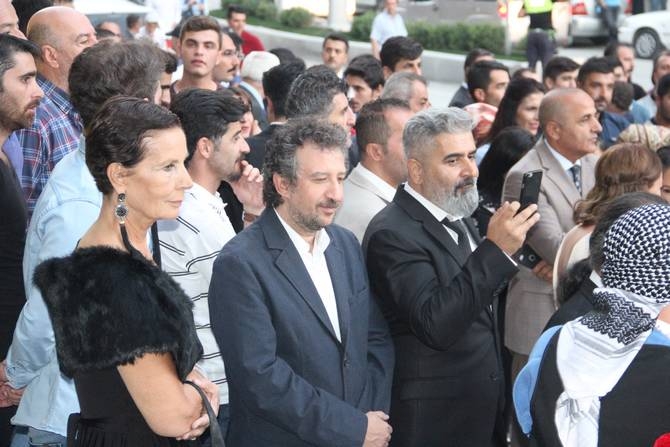 Hakkari’de halaylı gala 20