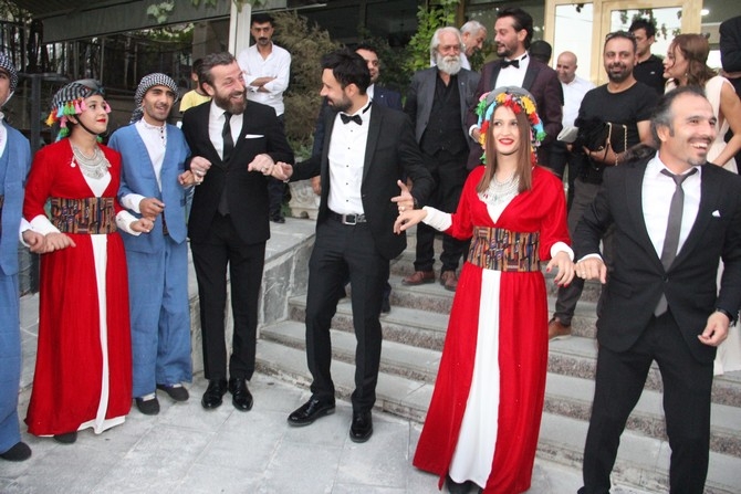 Hakkari’de halaylı gala 25