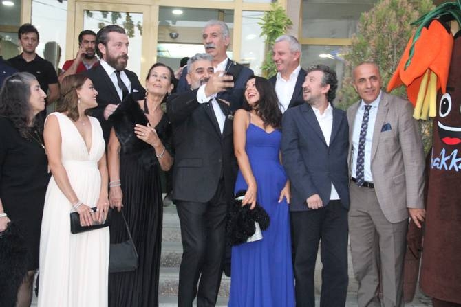 Hakkari’de halaylı gala 29