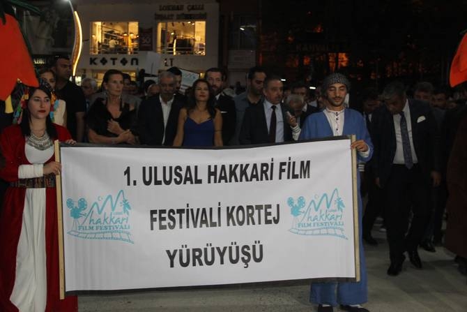 Hakkari’de halaylı gala 3