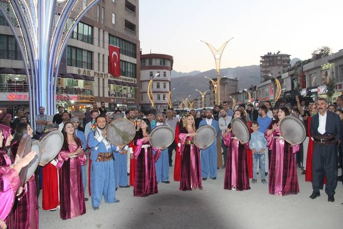 Hakkari’de halaylı gala 30