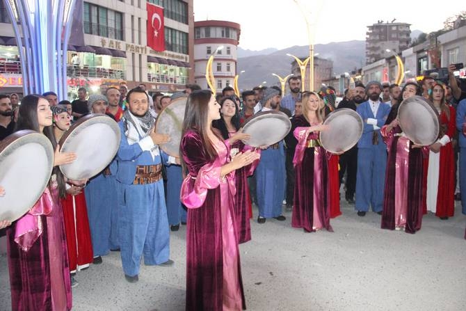 Hakkari’de halaylı gala 31