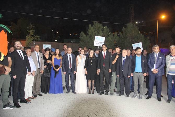 Hakkari’de halaylı gala 38