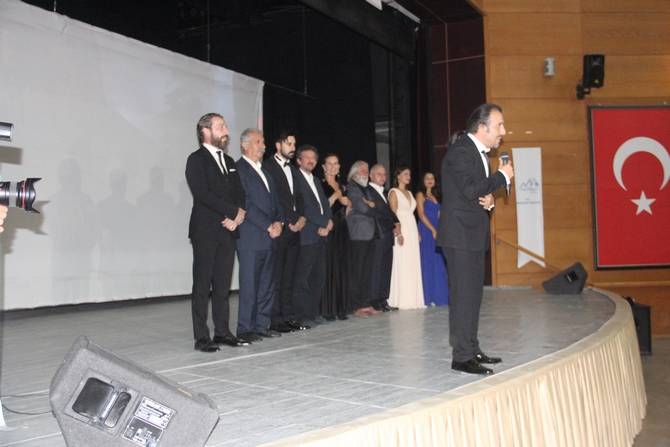 Hakkari’de halaylı gala 9