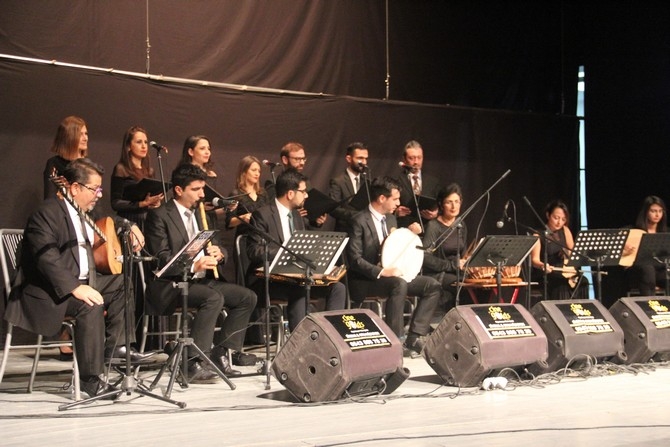Omar Türk Müziği Hakkari’de konser verdi 11