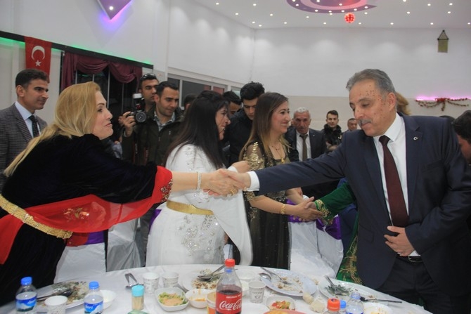 Vali Toprak’a halaylı veda gecesi! 19