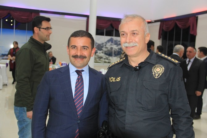 Vali Toprak’a halaylı veda gecesi! 23