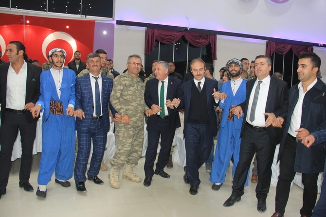 Vali Toprak’a halaylı veda gecesi! 34