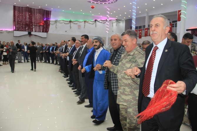 Vali Toprak’a halaylı veda gecesi! 40