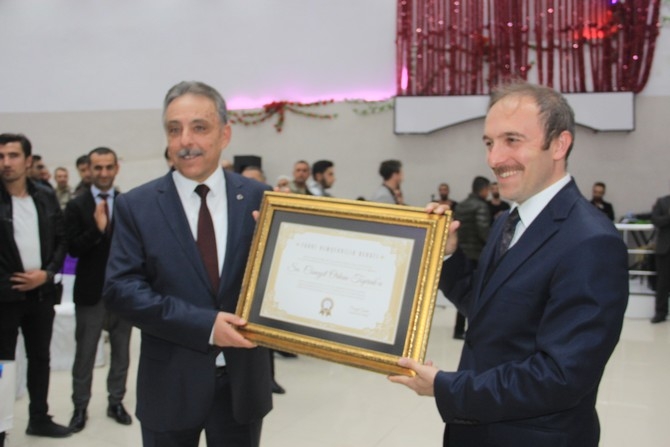 Vali Toprak’a halaylı veda gecesi! 49