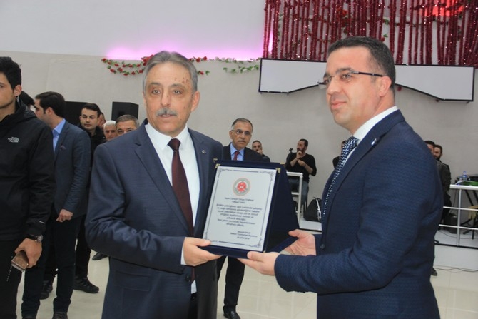 Vali Toprak’a halaylı veda gecesi! 51