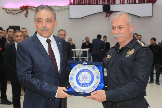 Vali Toprak’a halaylı veda gecesi! 52