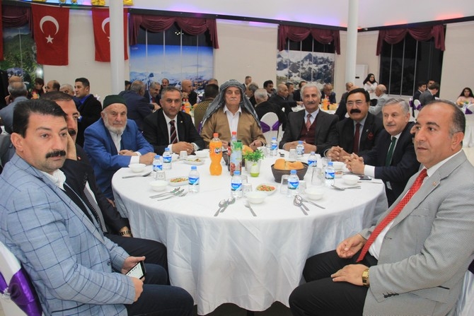 Vali Toprak’a halaylı veda gecesi! 6