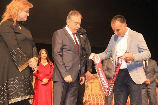 Vali Toprak gözyaşlarına hakim olamadı 12