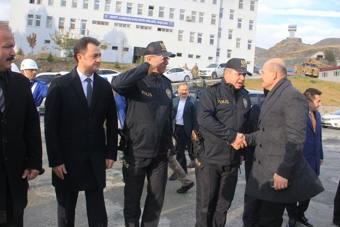 Bakan Soylu, Hakkari’de yaralı askerleri ziyaret etti 3