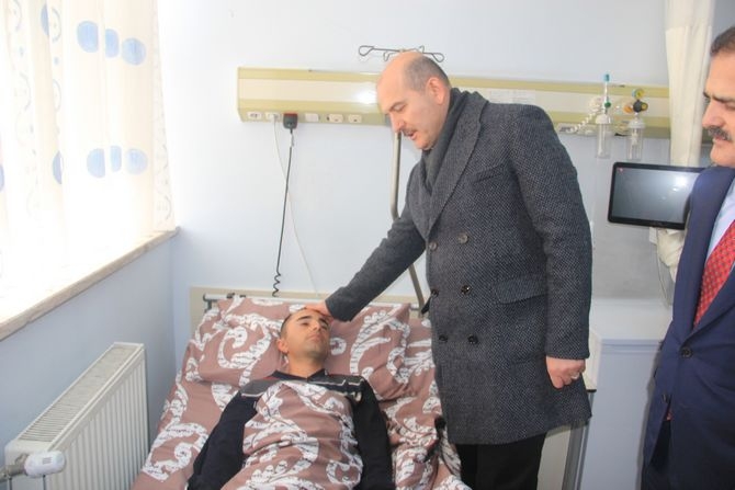 Bakan Soylu, Hakkari’de yaralı askerleri ziyaret etti 5