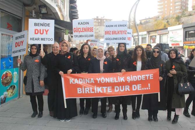 Ak kadınlar yürüyüş düzenledi 4