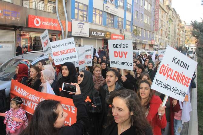 Ak kadınlar yürüyüş düzenledi 5