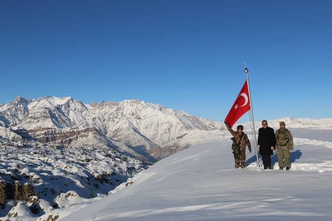 Vali Akbıyık, Balkayalar zirvesinde 16