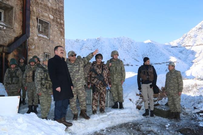 Vali Akbıyık, Balkayalar zirvesinde 18