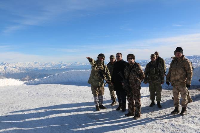 Vali Akbıyık, Balkayalar zirvesinde 19