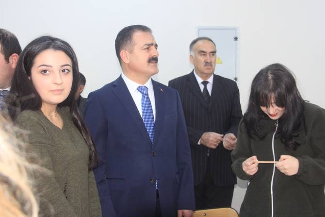 Vali Akbıyık, halk eğitim kurslarını ziyaret etti 18