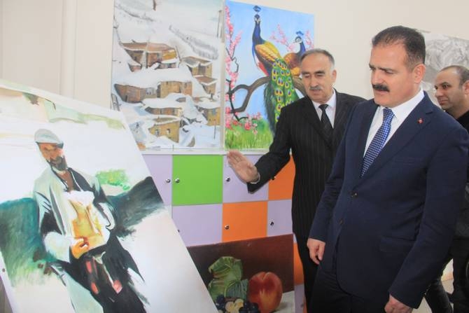 Vali Akbıyık, halk eğitim kurslarını ziyaret etti 5