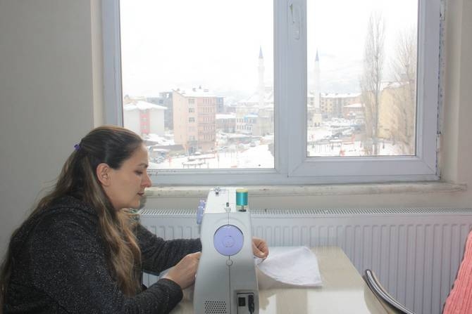 Vali Akbıyık, halk eğitim kurslarını ziyaret etti 8