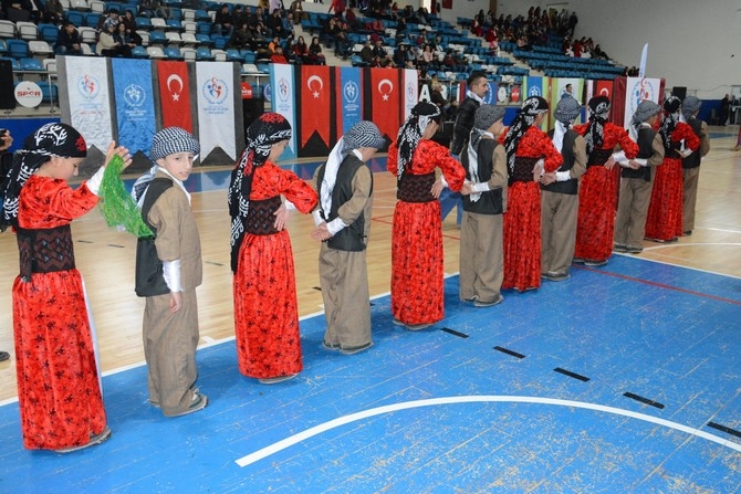 Hakkari Halk Oyunları 2 45