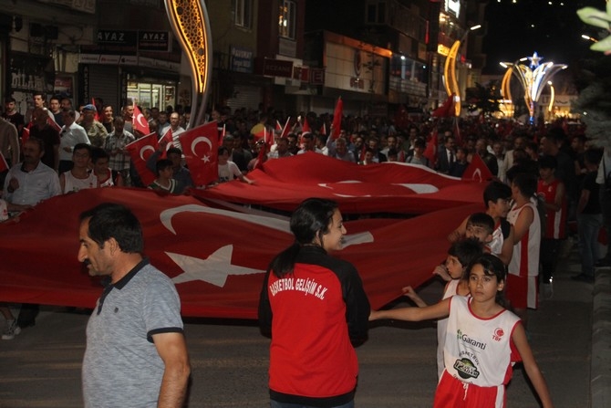 Hakkari'de Milli Birlik ve Demokrasi yürüyüşü 2