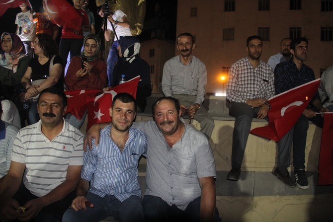 Hakkari'de Milli Birlik ve Demokrasi yürüyüşü 29