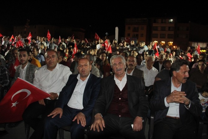 Hakkari'de Milli Birlik ve Demokrasi yürüyüşü 32