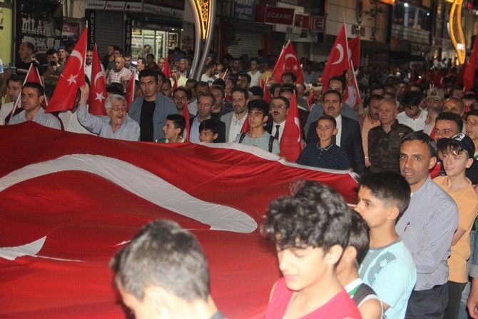 Hakkari'de Milli Birlik ve Demokrasi yürüyüşü 4