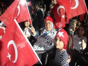 Hakkari'de Milli Birlik ve Demokrasi yürüyüşü