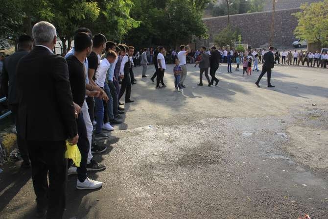 Güzel Ailesinin Mutlu Günü 13