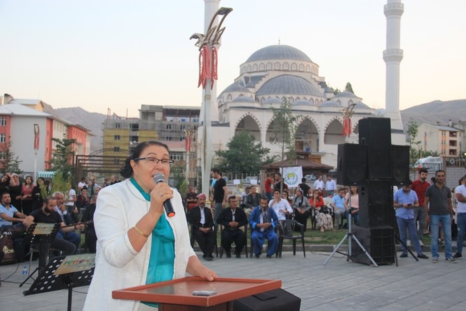 Ankaralı kadınlar Hakkari'ye renk kattı 1