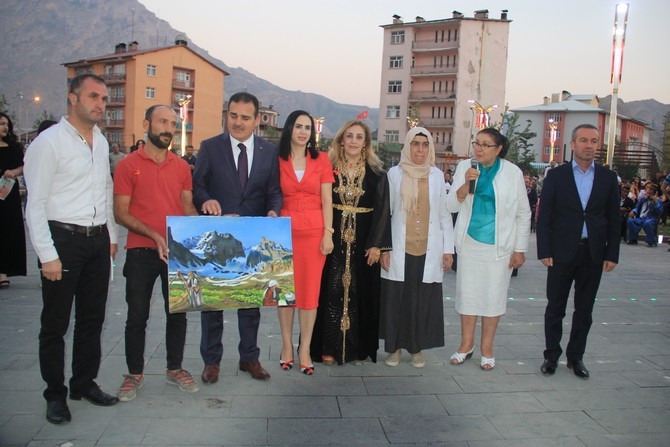 Ankaralı kadınlar Hakkari'ye renk kattı 11