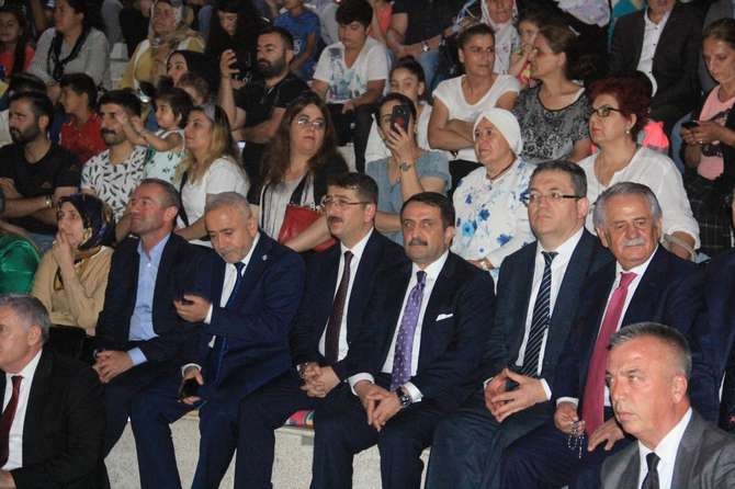Ankaralı kadınlar Hakkari'ye renk kattı 14