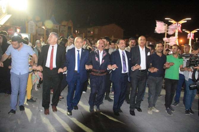 Ankaralı kadınlar Hakkari'ye renk kattı 15