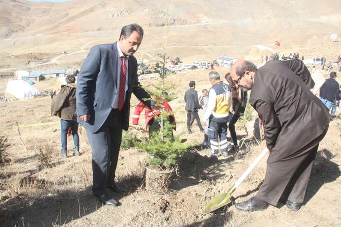 Halk, asker ve polis 50 fidan dikti 44