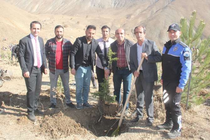 Halk, asker ve polis 50 fidan dikti 58