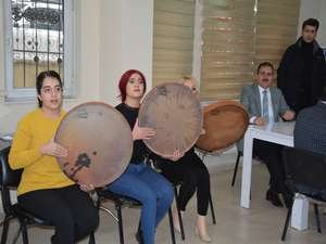 Vali Akbıyık’tan Reng-i Hakkari’ye ziyaret