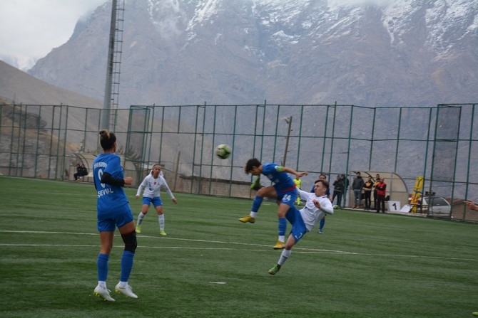 Hakkarigücü spor karşılaşması 13