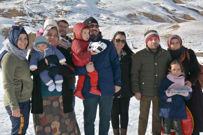 Hakkari’de ilk defa Telesiyej ile tanıştı 21