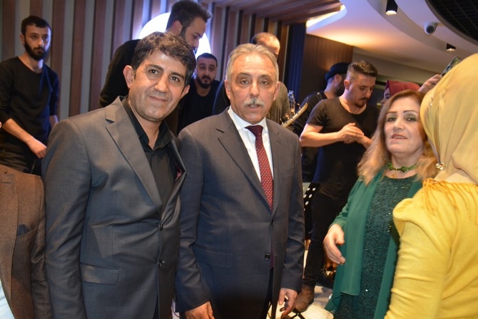 Vali Toprak, türkülerle Hakkari’den ayrıldı 13