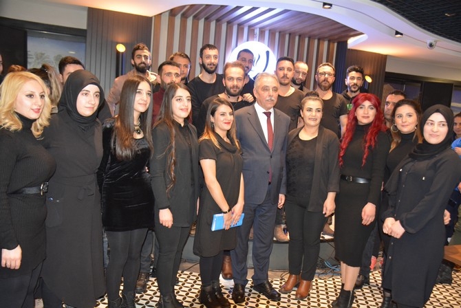 Vali Toprak, türkülerle Hakkari’den ayrıldı 19